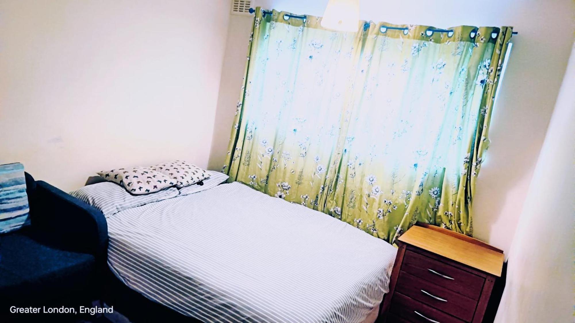 London'S Bed With Breakfast & Free Parking Apartment Exterior photo